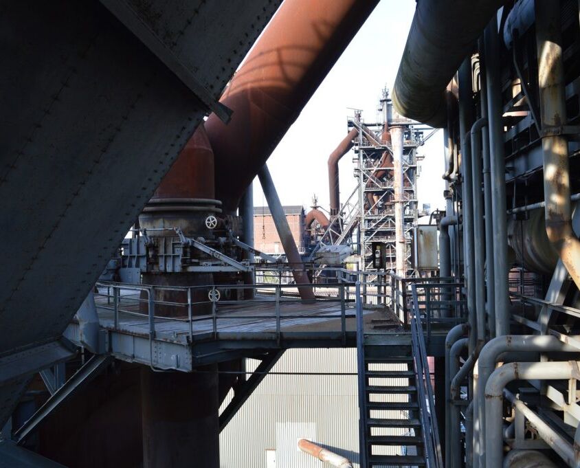 steel-mill-4479008_1920-1024x681